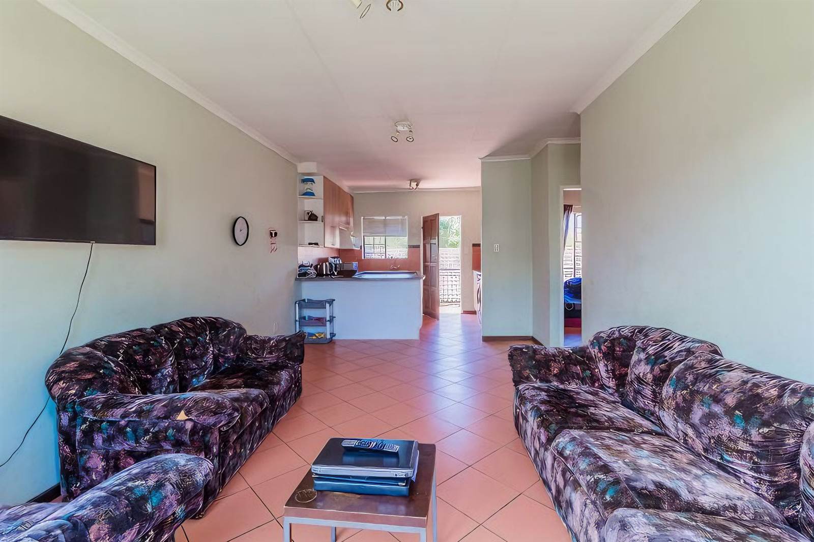 2 Bed Apartment in Mooikloof Ridge photo number 7