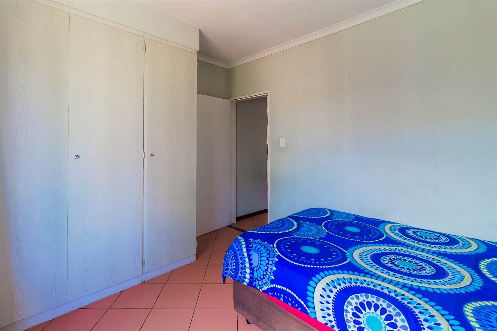 2 Bed Apartment in Mooikloof Ridge photo number 11