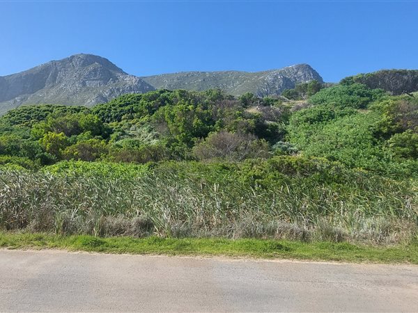 840 m² Land available in Bettys Bay