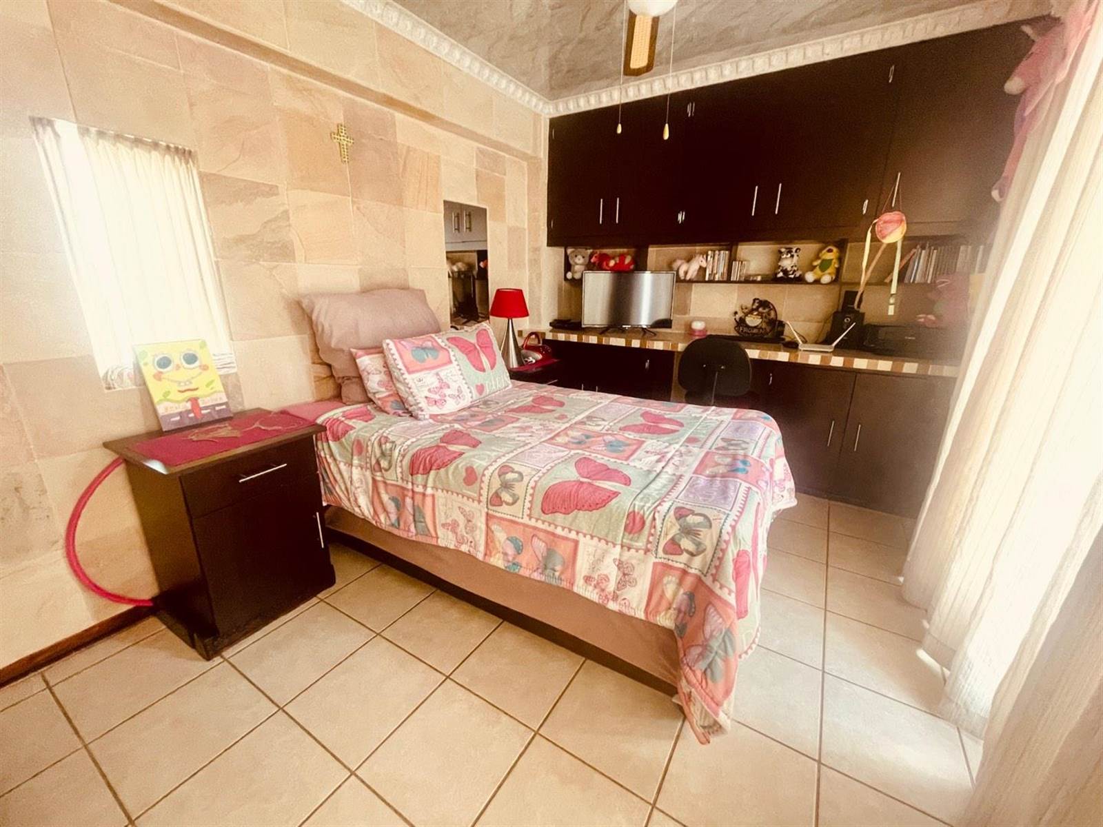 9 Bed House in Vryheid photo number 16