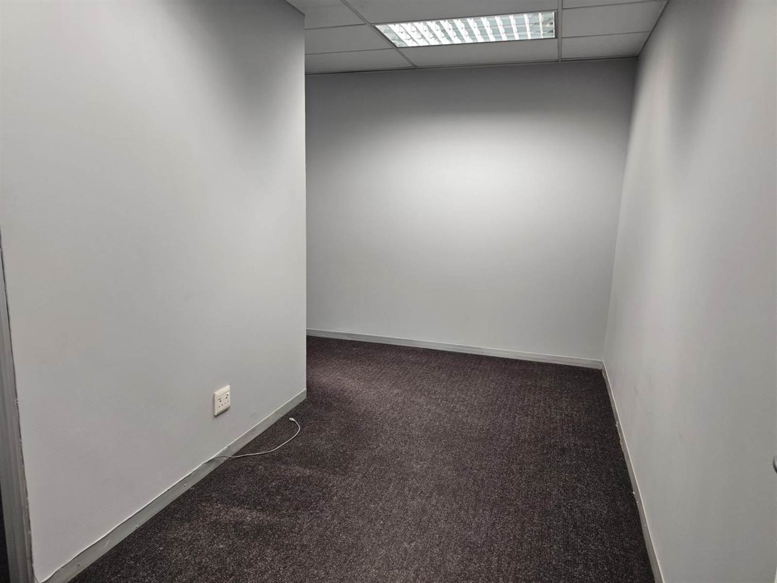 106  m² Office Space in Montana photo number 4
