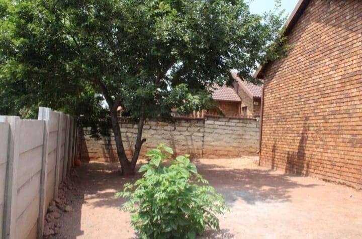 2 Bed House in Atteridgeville photo number 17
