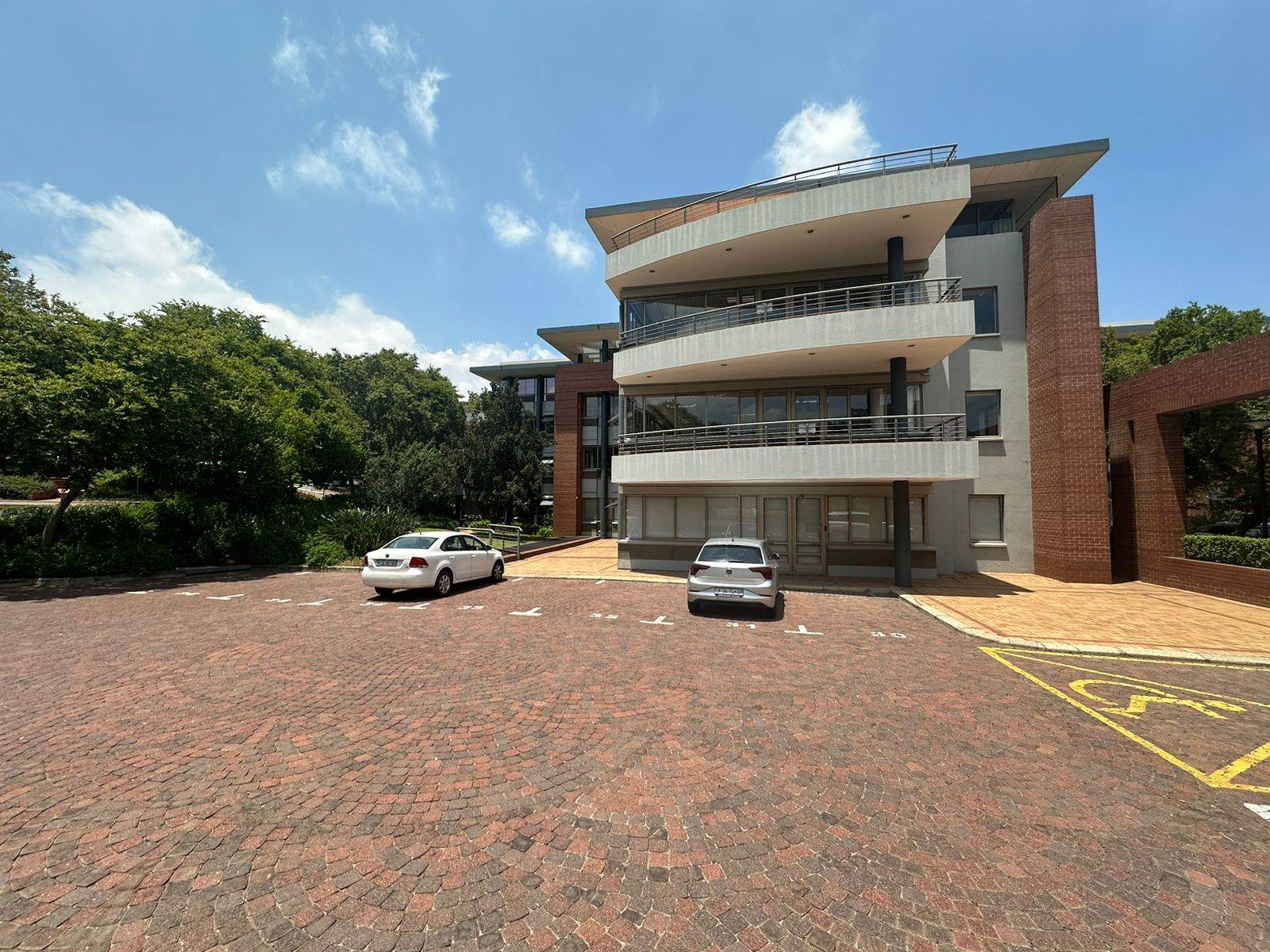601  m² Commercial space in Woodmead photo number 4