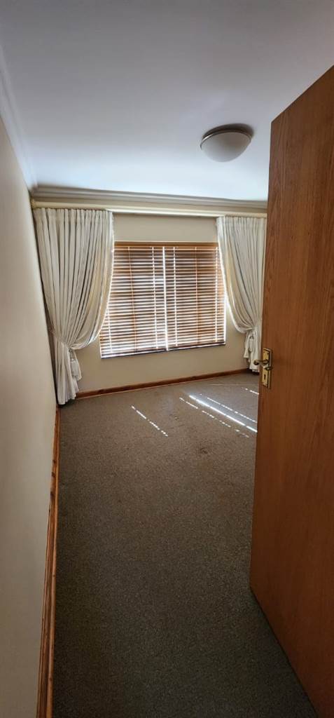 3 Bed Townhouse in Baillie Park photo number 20