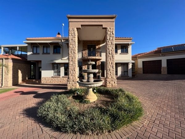 5 Bed House in Mooikloof Equestrian Estate