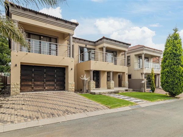 5 Bedroom House 5 Bedroom House