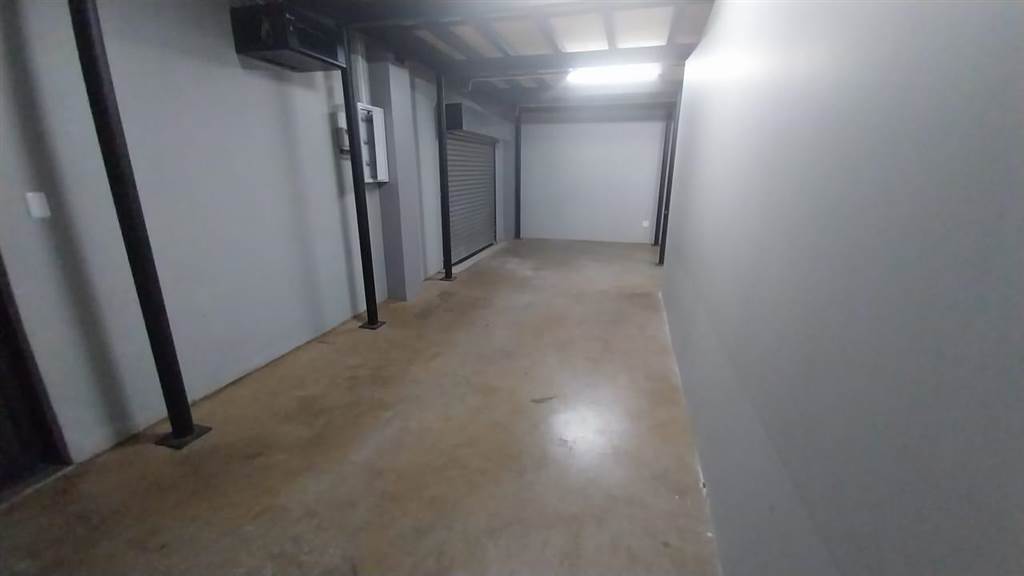 350  m² Commercial space in Montana photo number 9