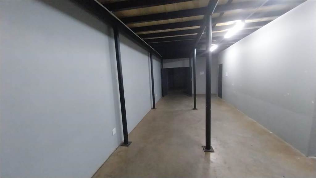 350  m² Commercial space in Montana photo number 6
