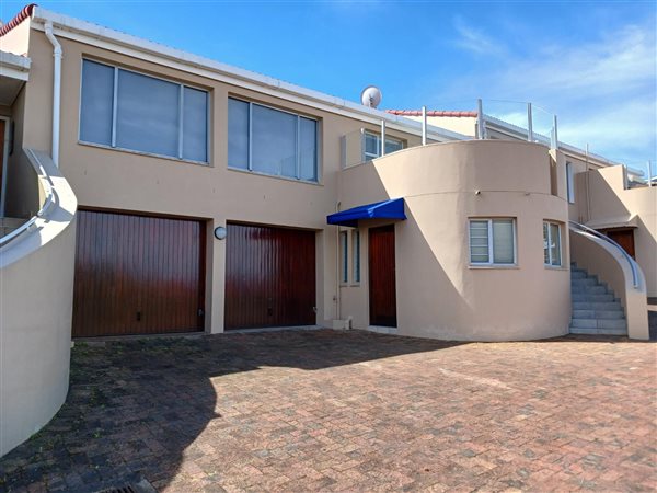 4 Bedroom Townhouse 4 Bedroom Townhouse