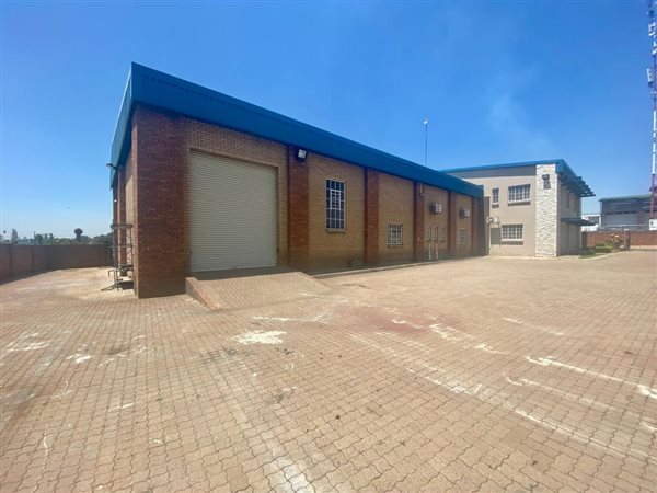 630  m² Industrial space