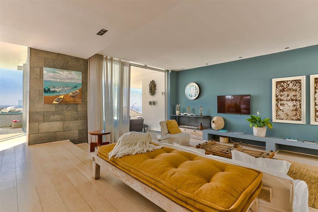4 Bed Apartment in Camps Bay photo number 22