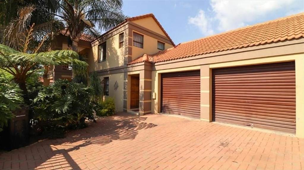 3 Bed House in Glen Marais photo number 1