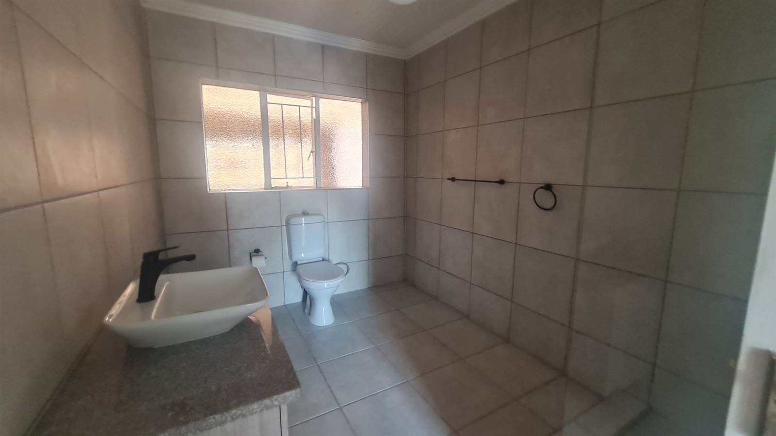 3 Bed House in Sonheuwel photo number 10