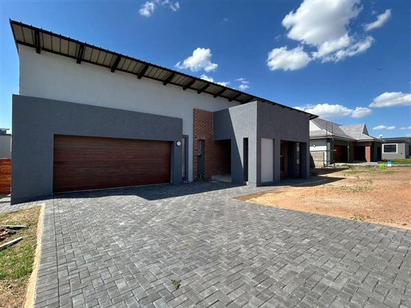 4 Bedroom House 4 Bedroom House