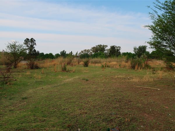 4300 m² Land available in Parys