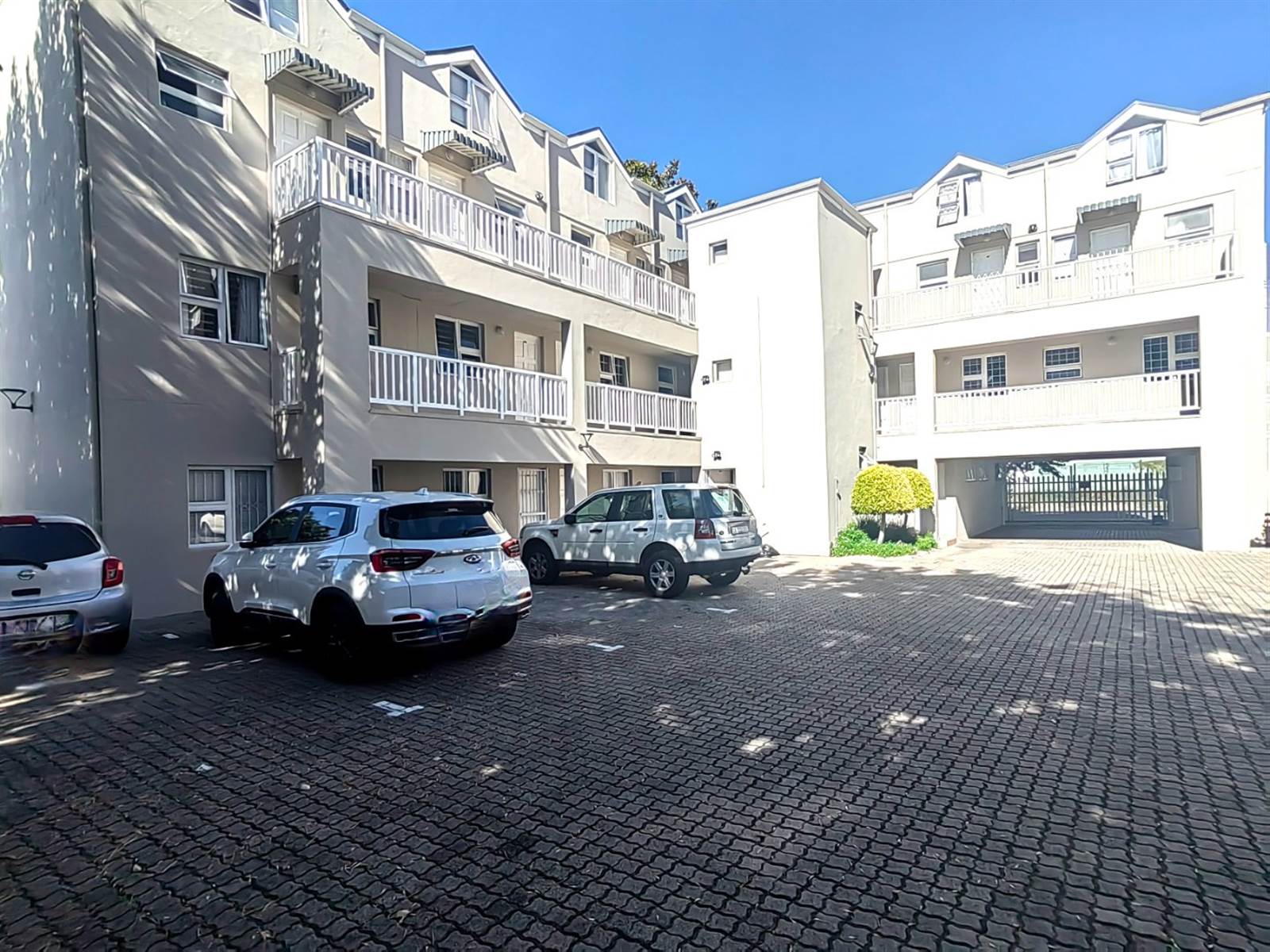 1 Bed Apartment in Wynberg Upper photo number 16