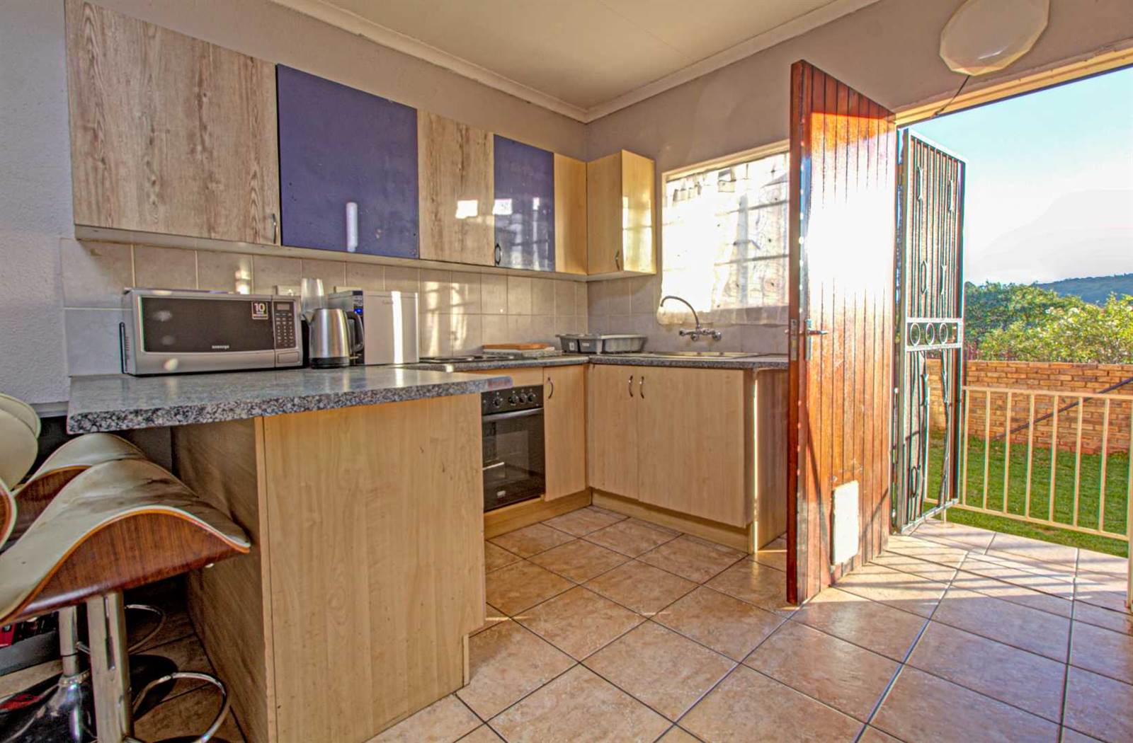 3 Bed Townhouse in Wilgeheuwel photo number 6