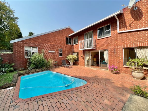 6 Bed House in Ferncliffe