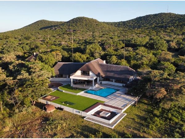 6 Bedroom House 6 Bedroom House