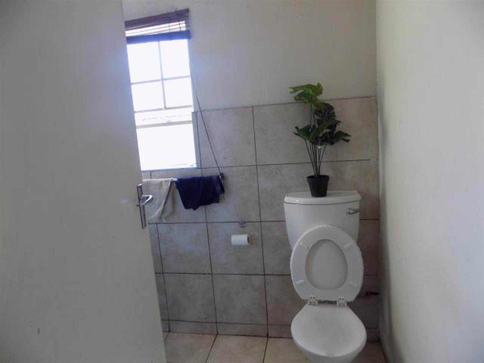 2 Bed Townhouse in Kempton Park Central photo number 18