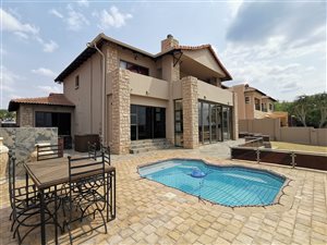 4 Bed House in Pebble Rock