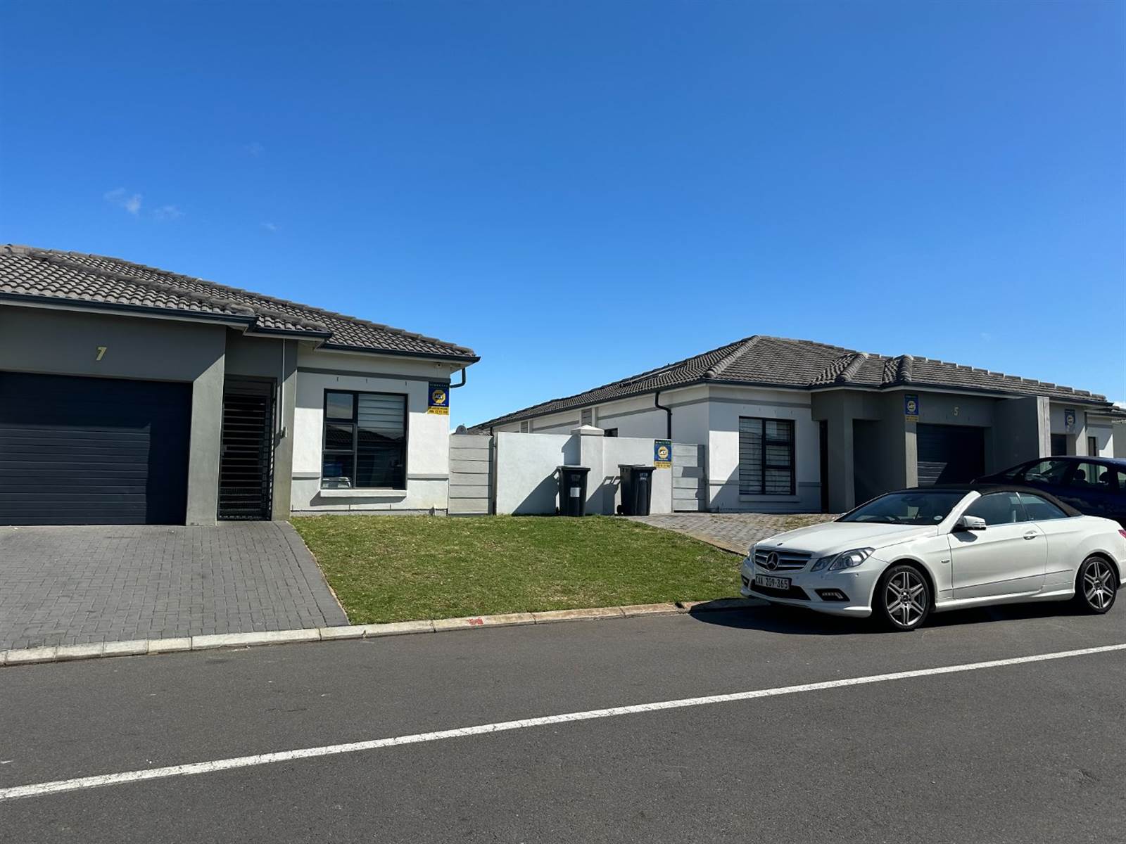 3 Bed House in Tableview photo number 1