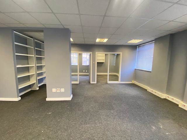 1575  m² Commercial space in Pinelands photo number 4