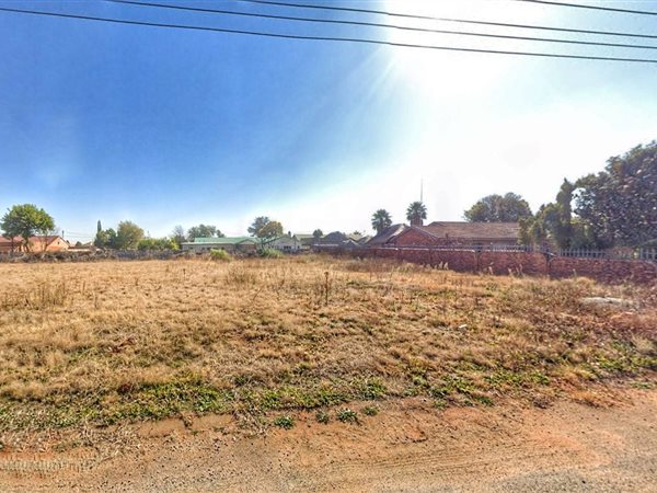 942 m² Land