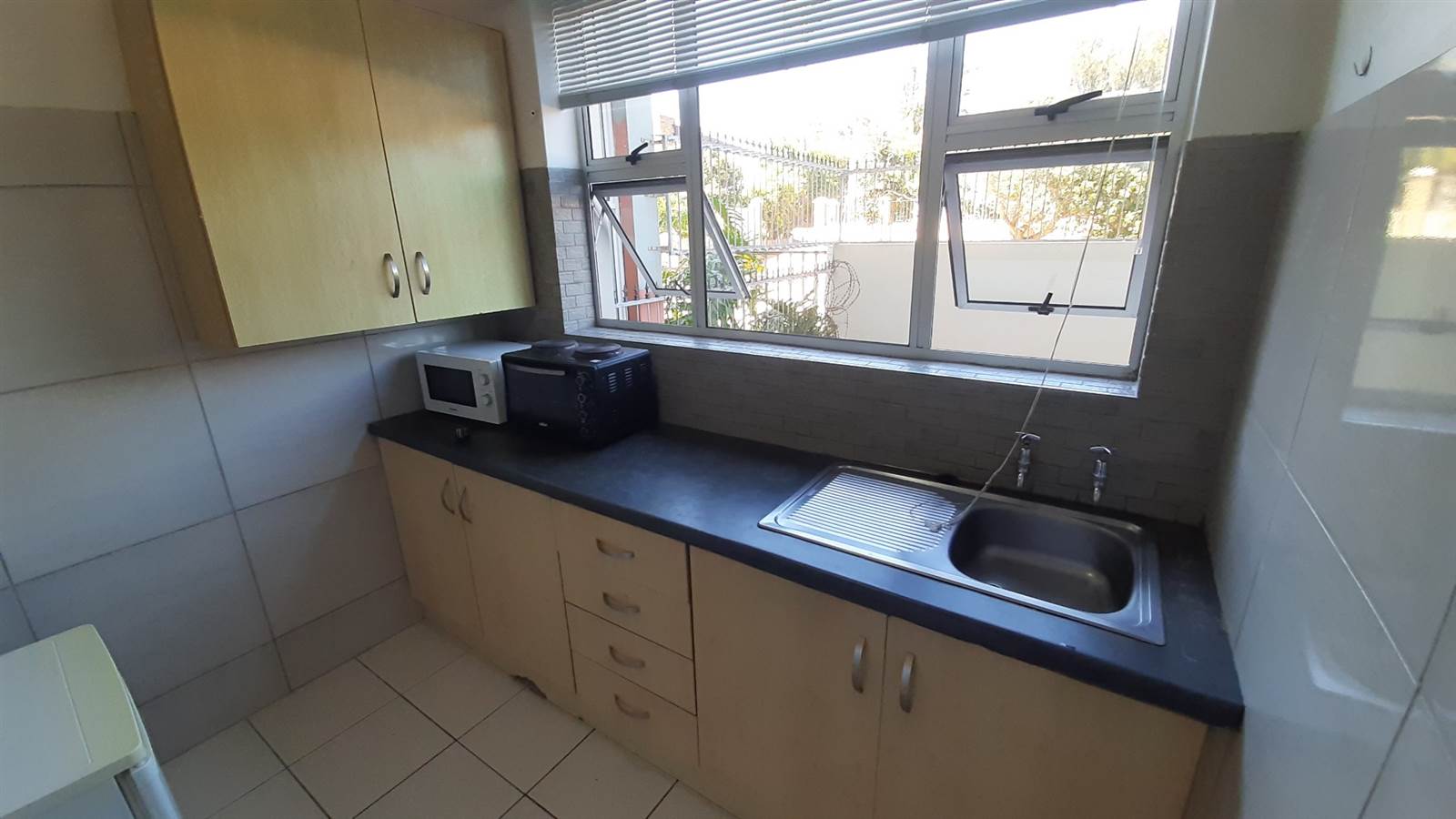 1 Bed Apartment in Humewood photo number 7