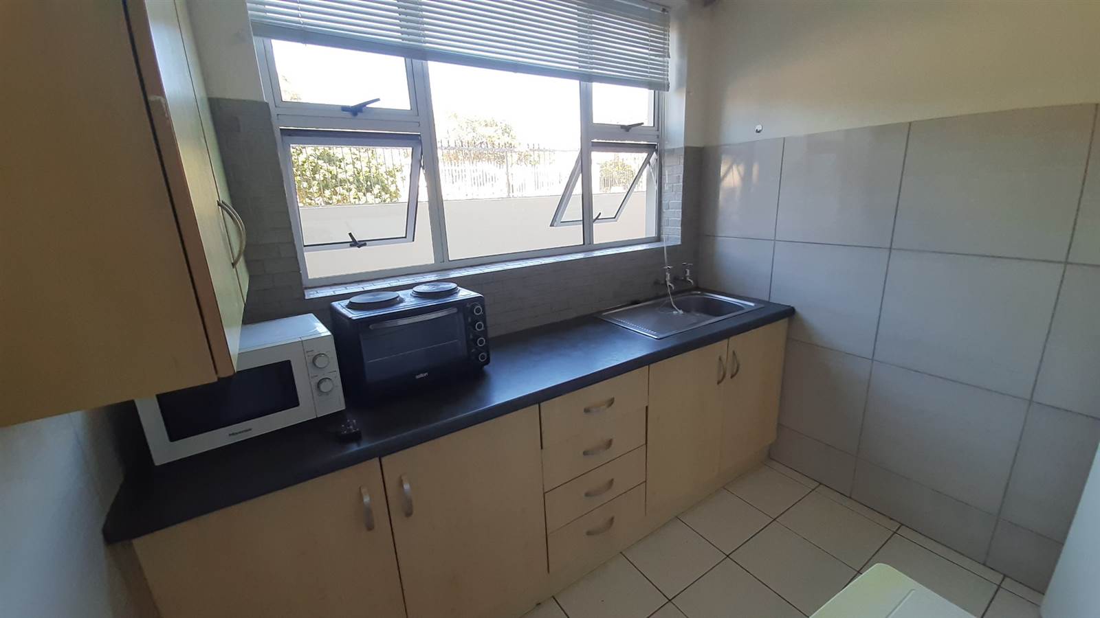 1 Bed Apartment in Humewood photo number 8