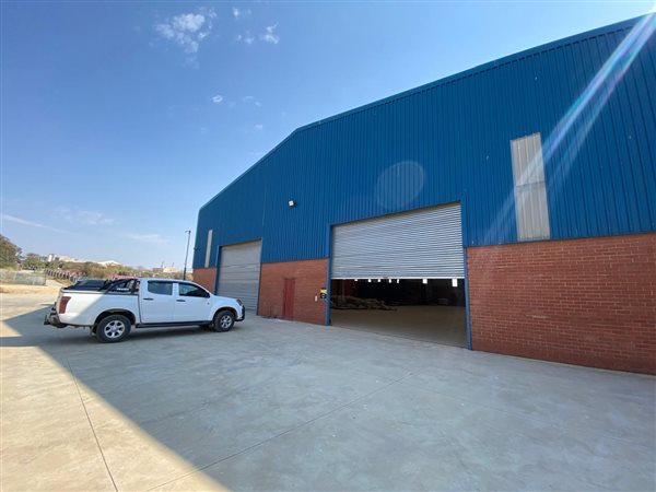 1 500  m² Industrial space