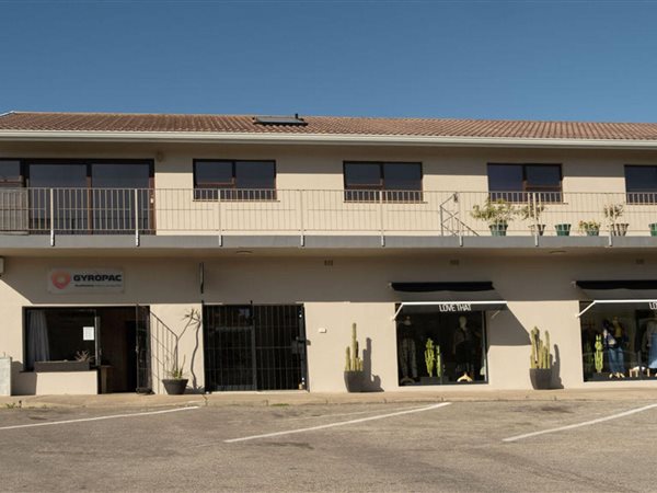 404 m² Retail Space 404 m² Retail Space