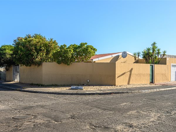 2 Bed Townhouse in Parow