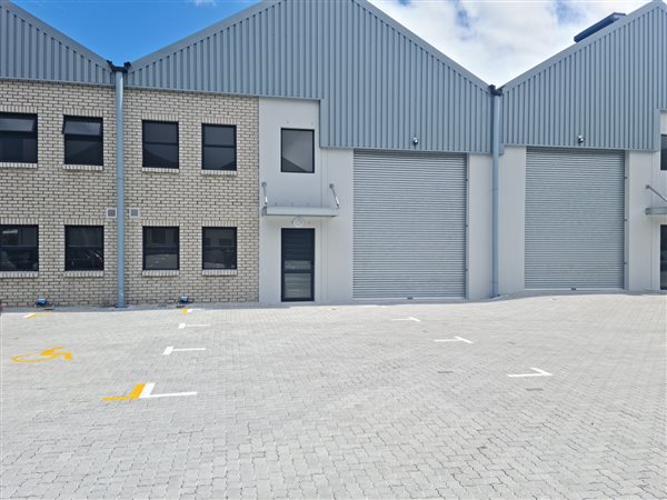 331  m² Industrial space