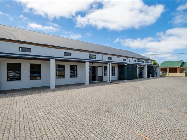 90  m² Commercial space in Struisbaai