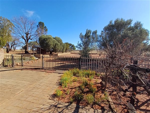 1.3 ha Smallholding