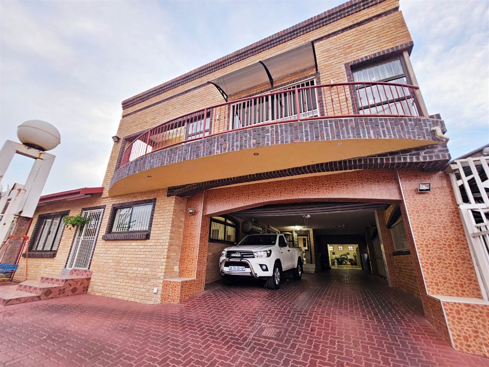 9 Bed House in Laudium photo number 4