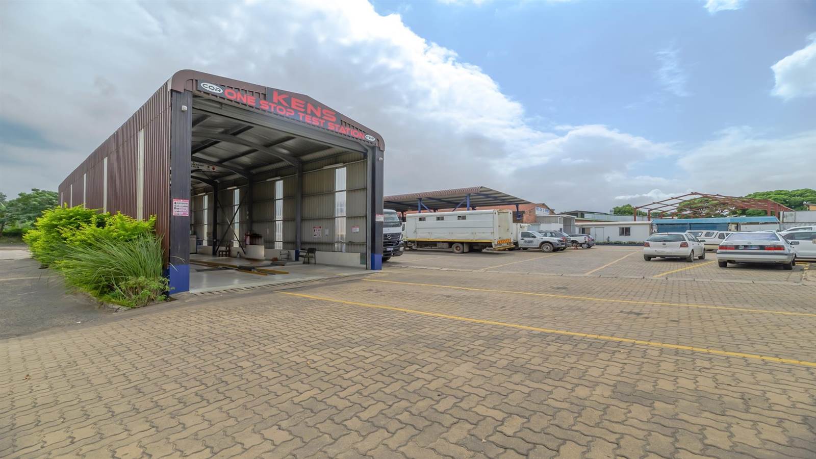 750  m² Commercial space in Tongaat Central photo number 1