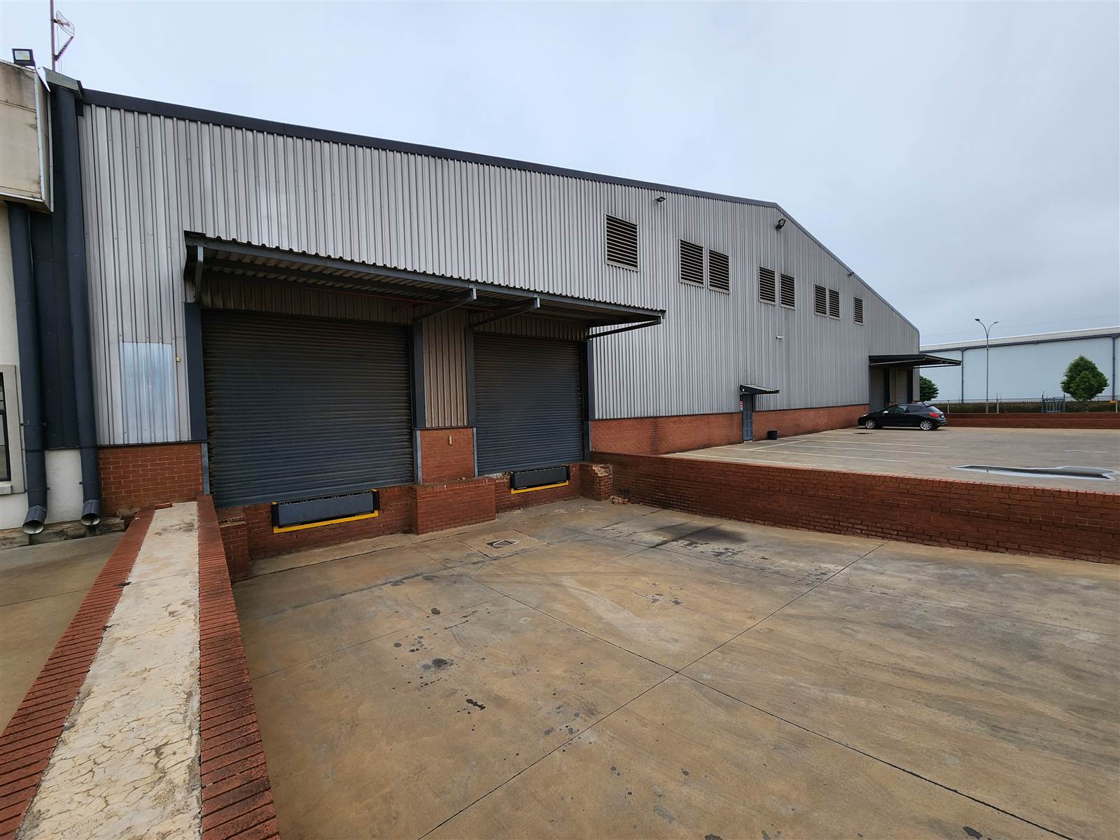 8273  m² Industrial space in Gosforth Park photo number 1