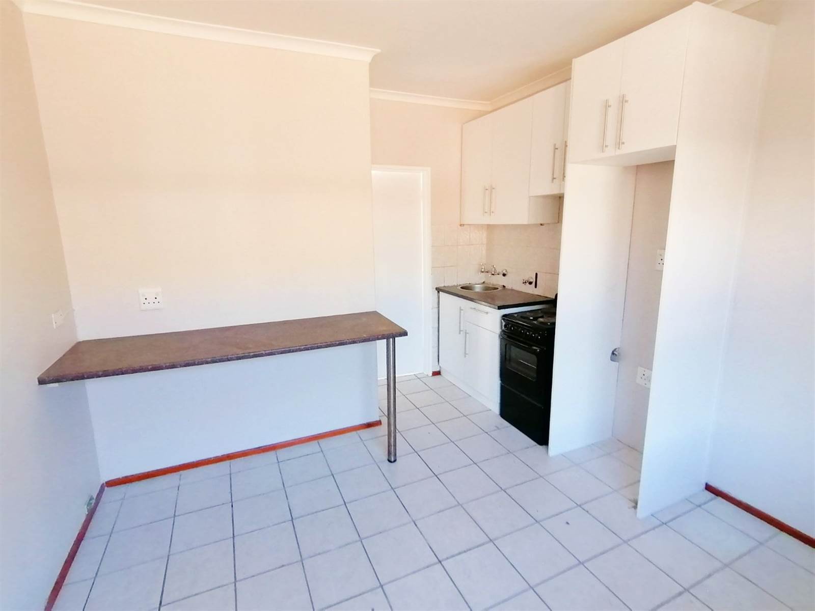 1 Bed Apartment in Protea Heights photo number 3