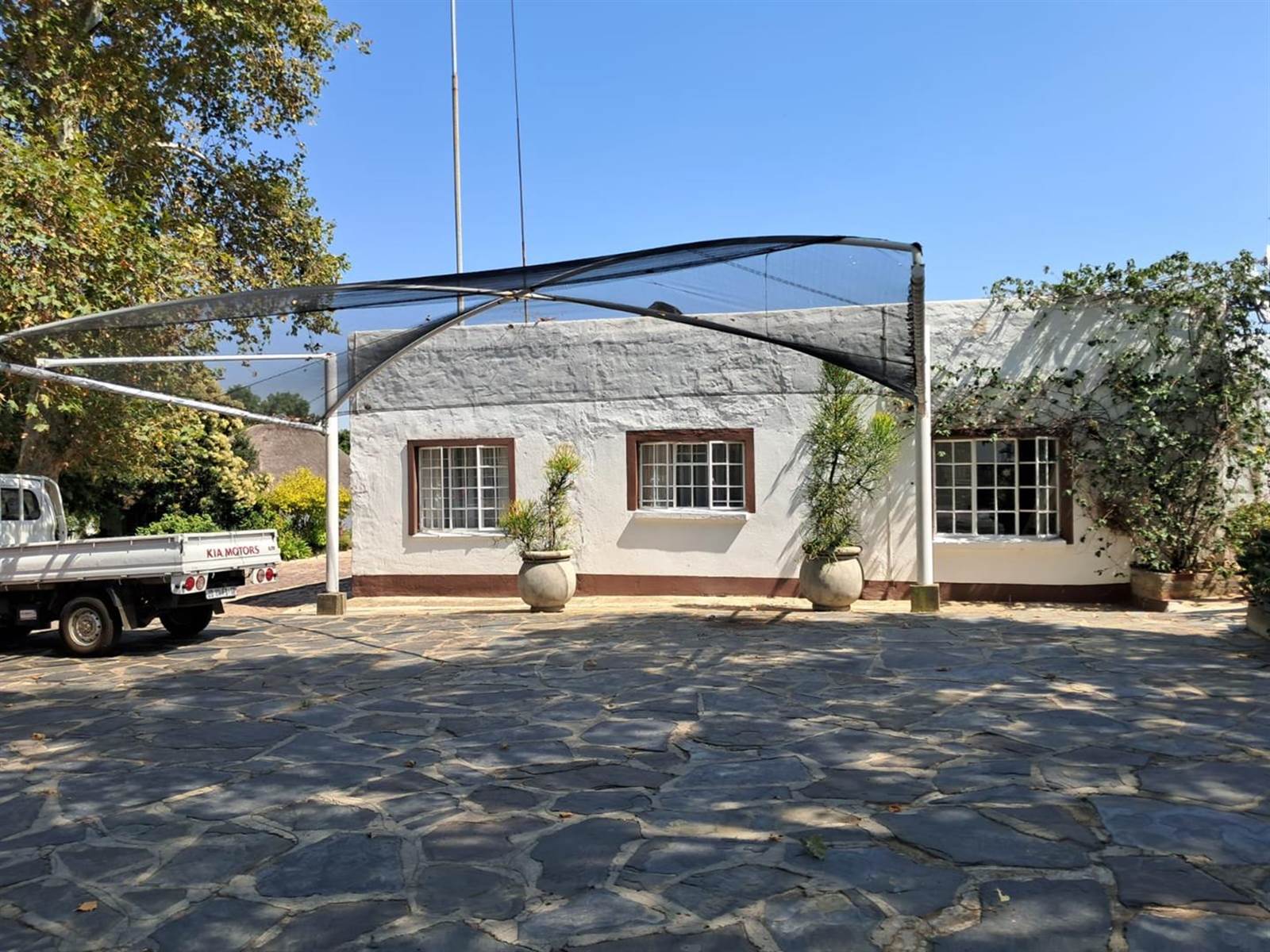 30 Bed House in Kyalami photo number 29