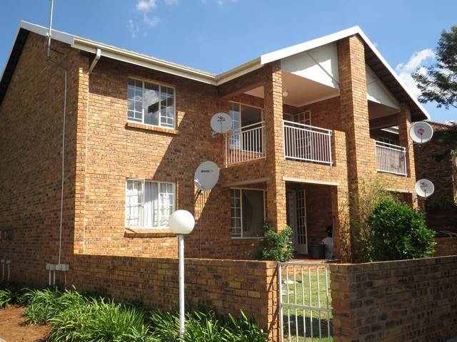 2 Bed Apartment in Highveld photo number 13