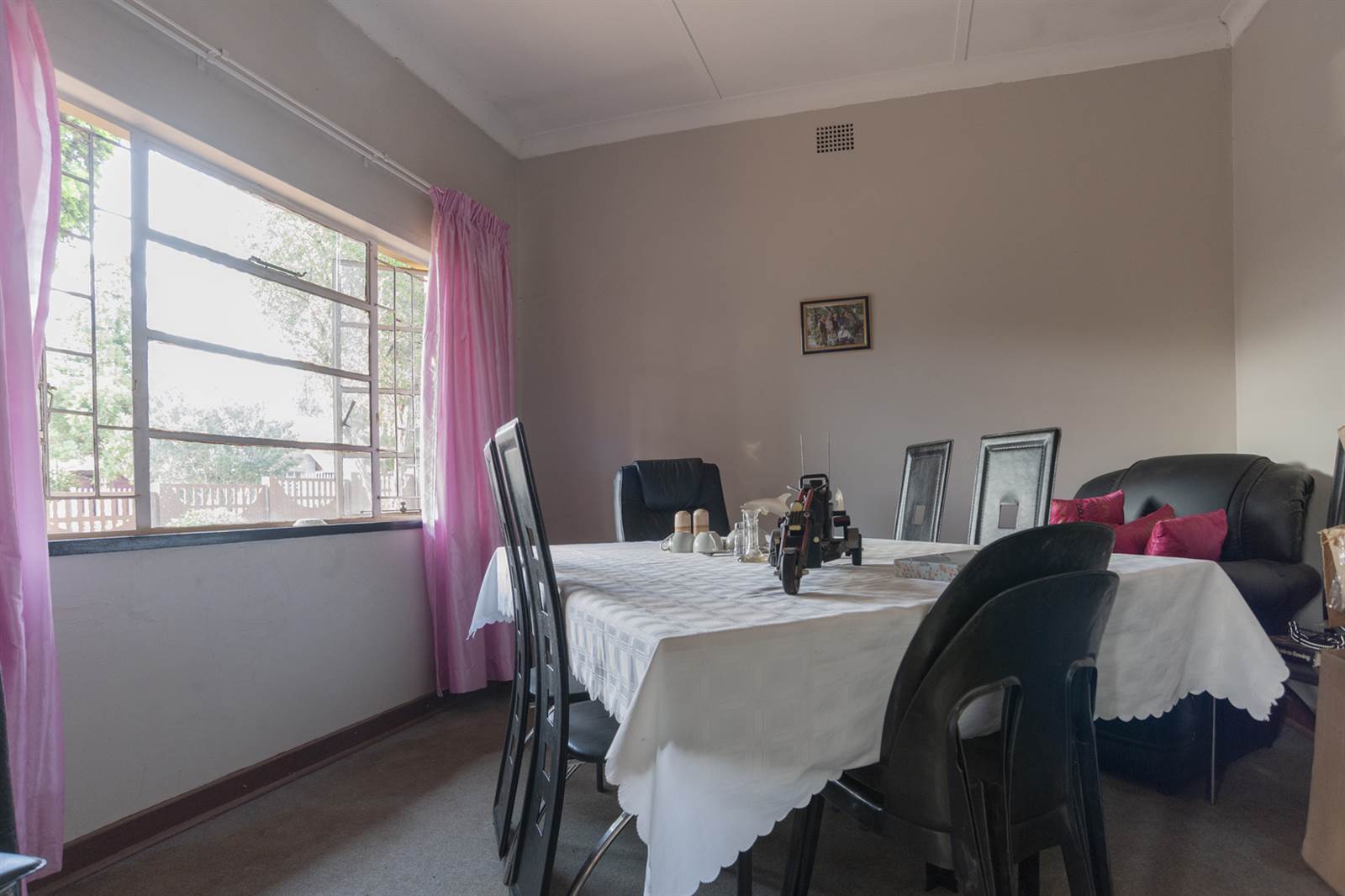 2 Bed House in Rensburg photo number 14
