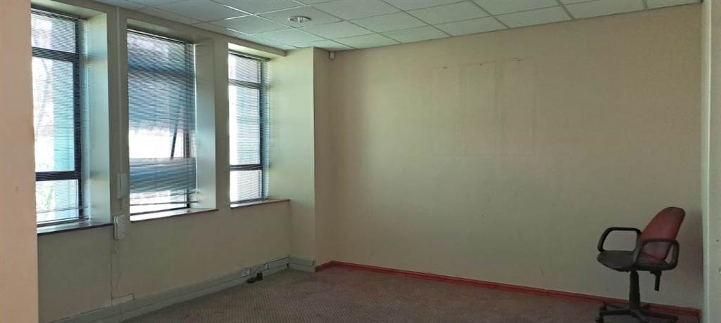 186  m² Office Space in Paarl Central East photo number 17