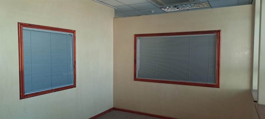 186  m² Office Space in Paarl Central East photo number 6