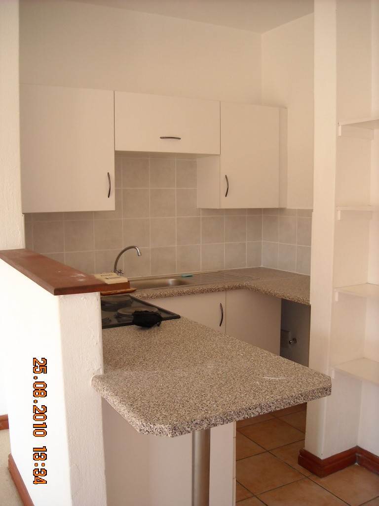 Bachelor apartment in Wilgeheuwel photo number 3