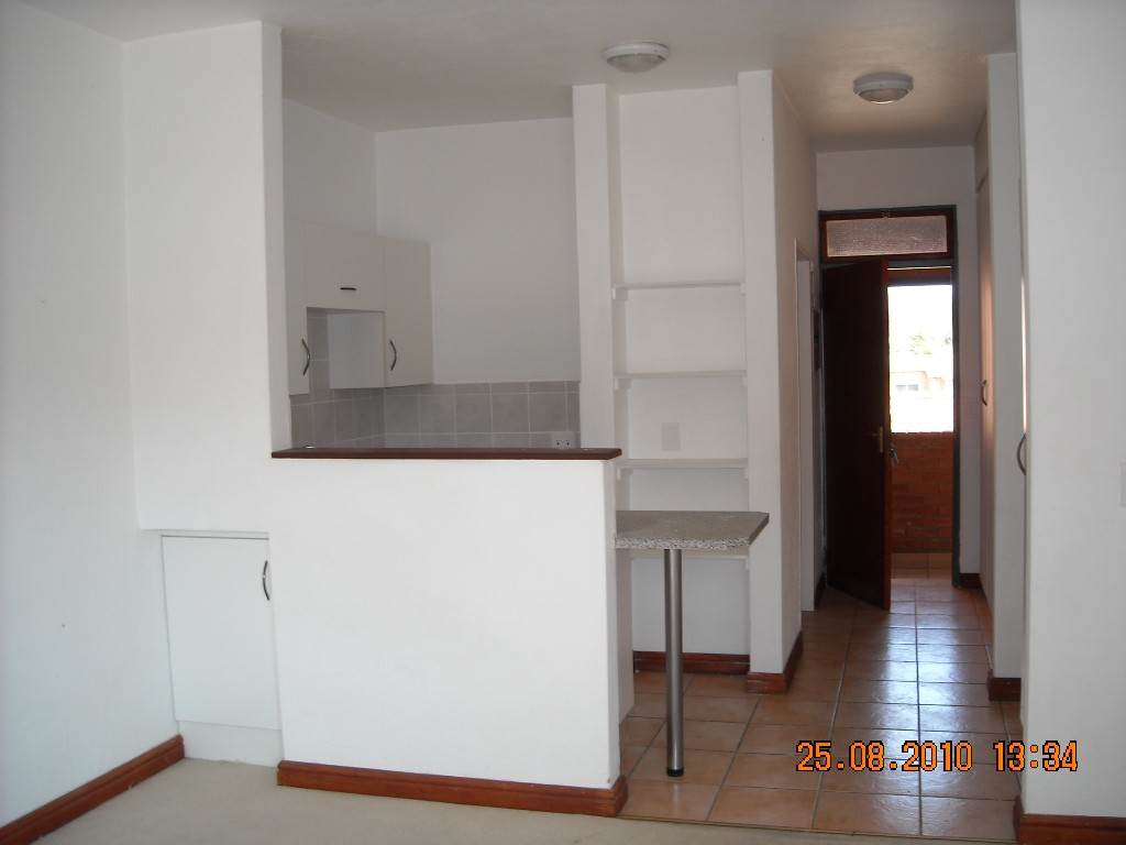 Bachelor apartment in Wilgeheuwel photo number 1