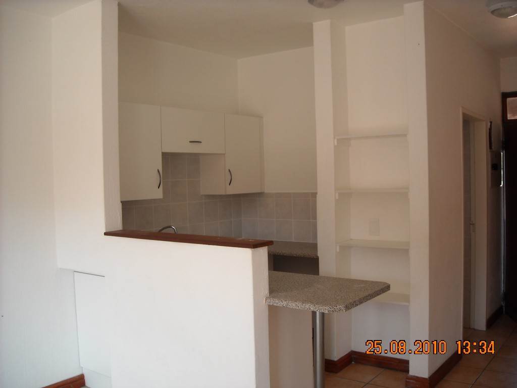 Bachelor apartment in Wilgeheuwel photo number 4