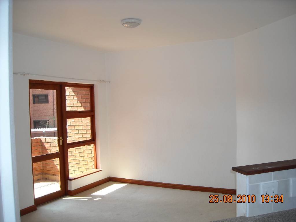 Bachelor apartment in Wilgeheuwel photo number 2