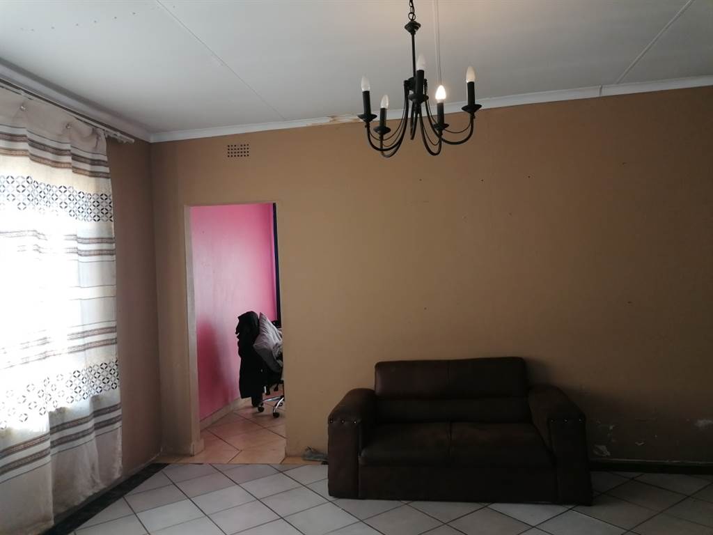 3 Bed House in Benoni Central photo number 15